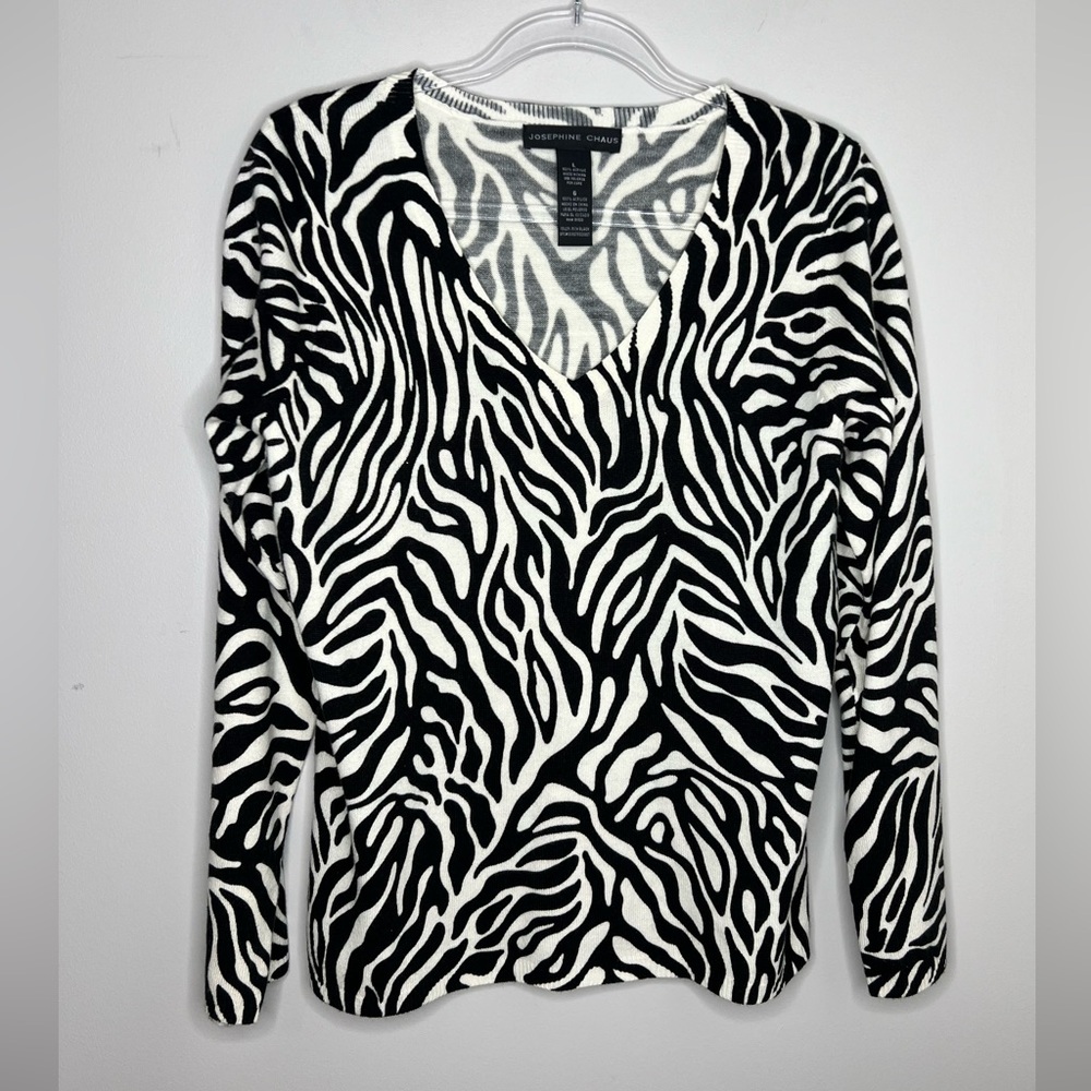 Josephine Chaus black + white zebra striped v neck sweater. Large. - Picture 2 of 5